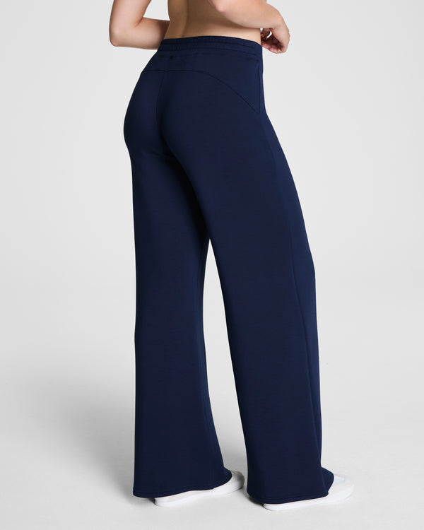 AirEssentials® Wide Leg Pant