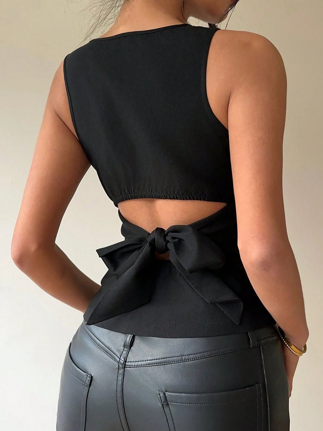 Open - Back Bow Detail Top - Milaro